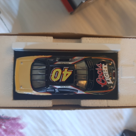 2000 Brooks & Dunn Sterling Marlin 40 Team Caliber Toy Car - Racing Champions - Picture 4 of 7